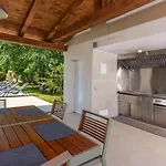 Lv By Guest house 4*