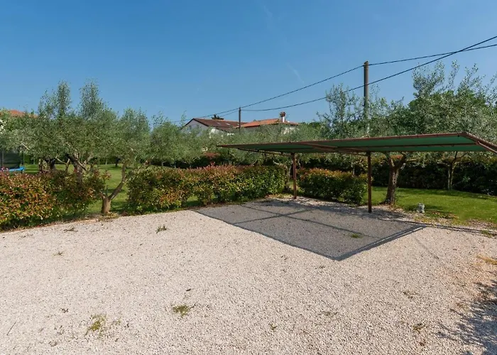 Lv By Gostinjska kuća 4*