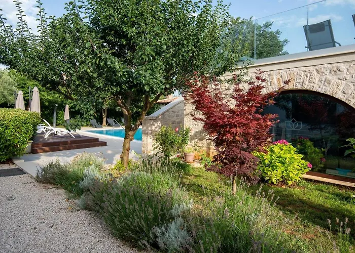 Lv By Gostinjska kuća