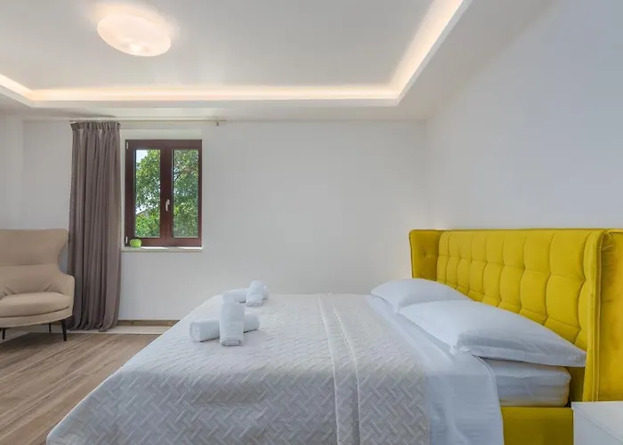 Gostinjska kuća Lv By 4*